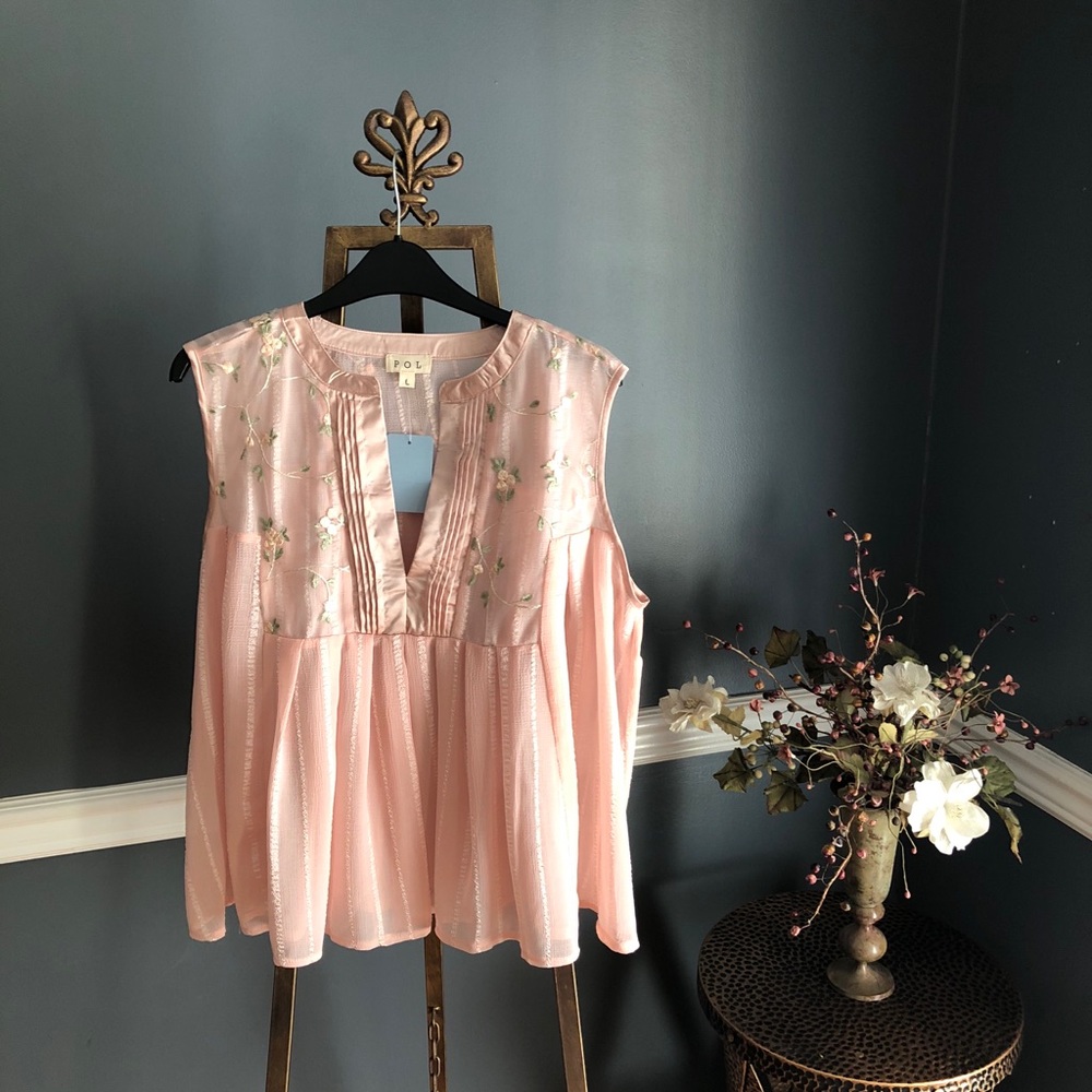 Sleeveless blouse by POL